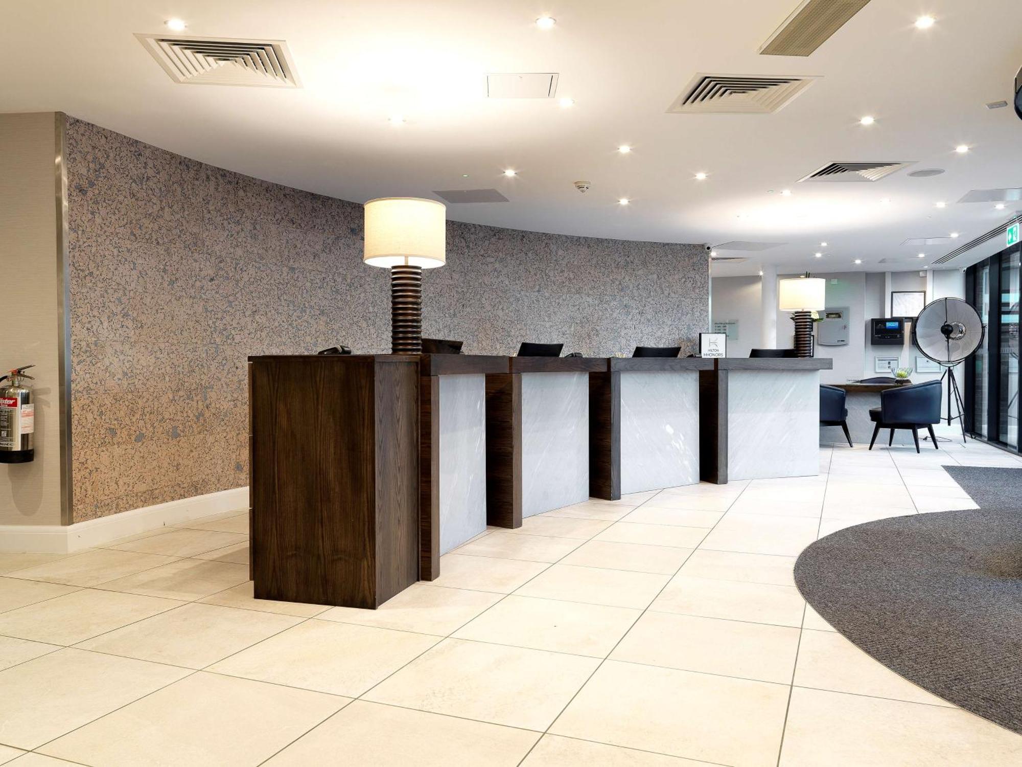 Doubletree By Hilton Честър Екстериор снимка