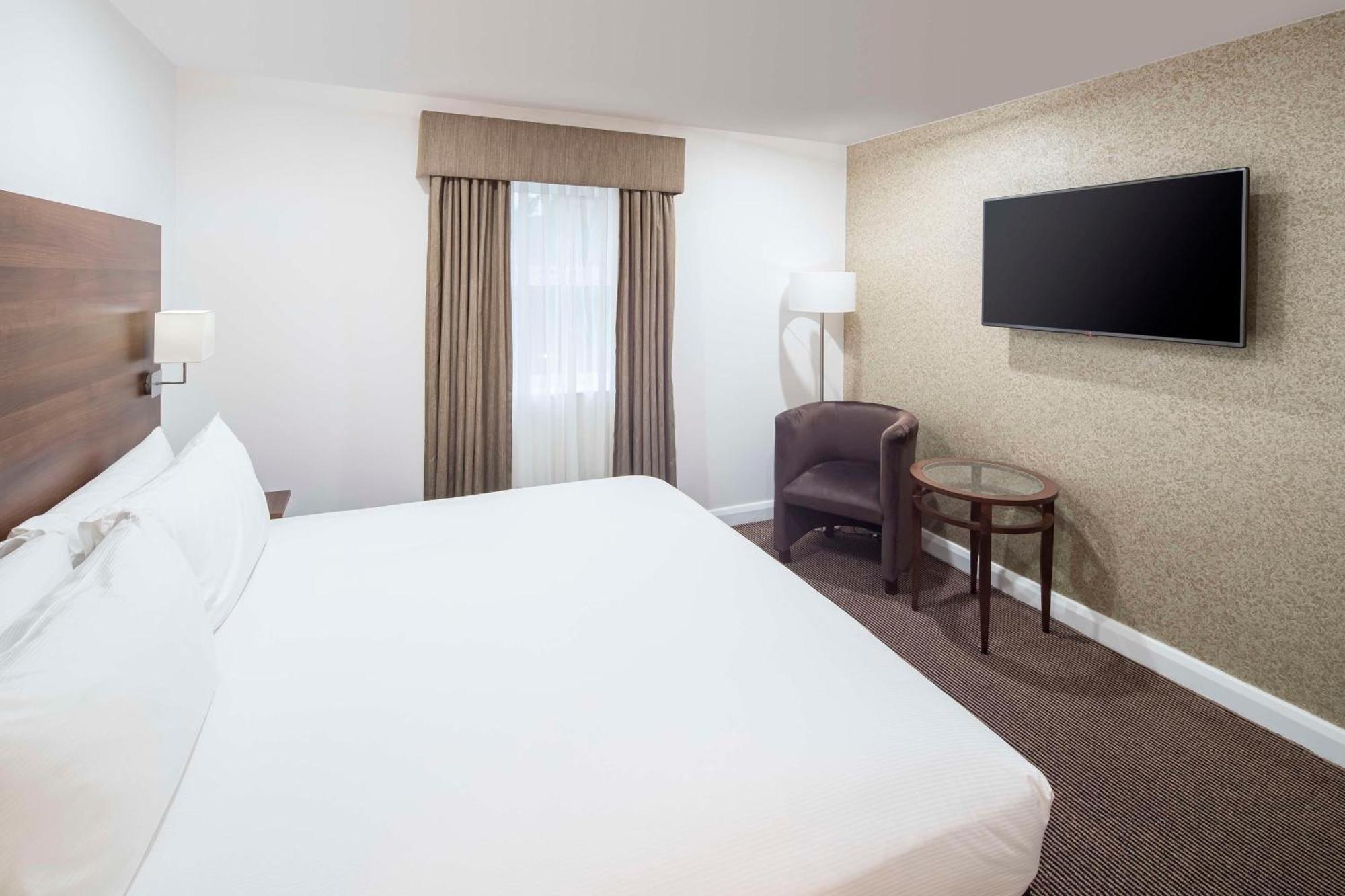 Doubletree By Hilton Честър Екстериор снимка